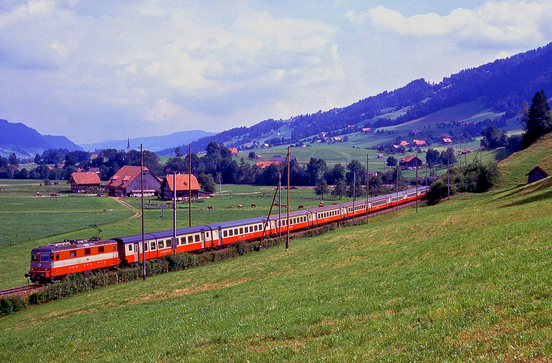 Re4/4 II 11103, Schüpfheim, 19.08.1987.