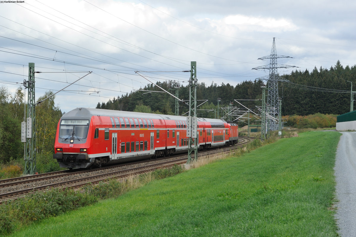 RE4766 von Dresden Hbf nach Hof Hbf kurz vor dem Zielbahnhof Hof, 25.09.2015