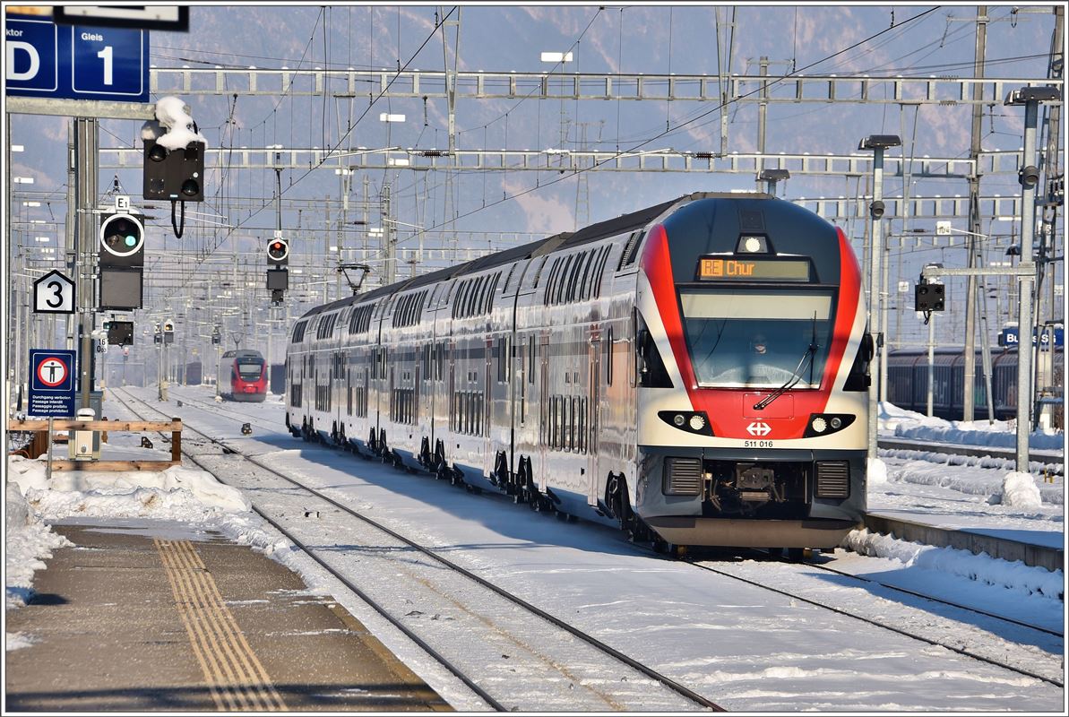RE4867 mit 511 016 nach Chur in Buchs SG. (19.01.2017)