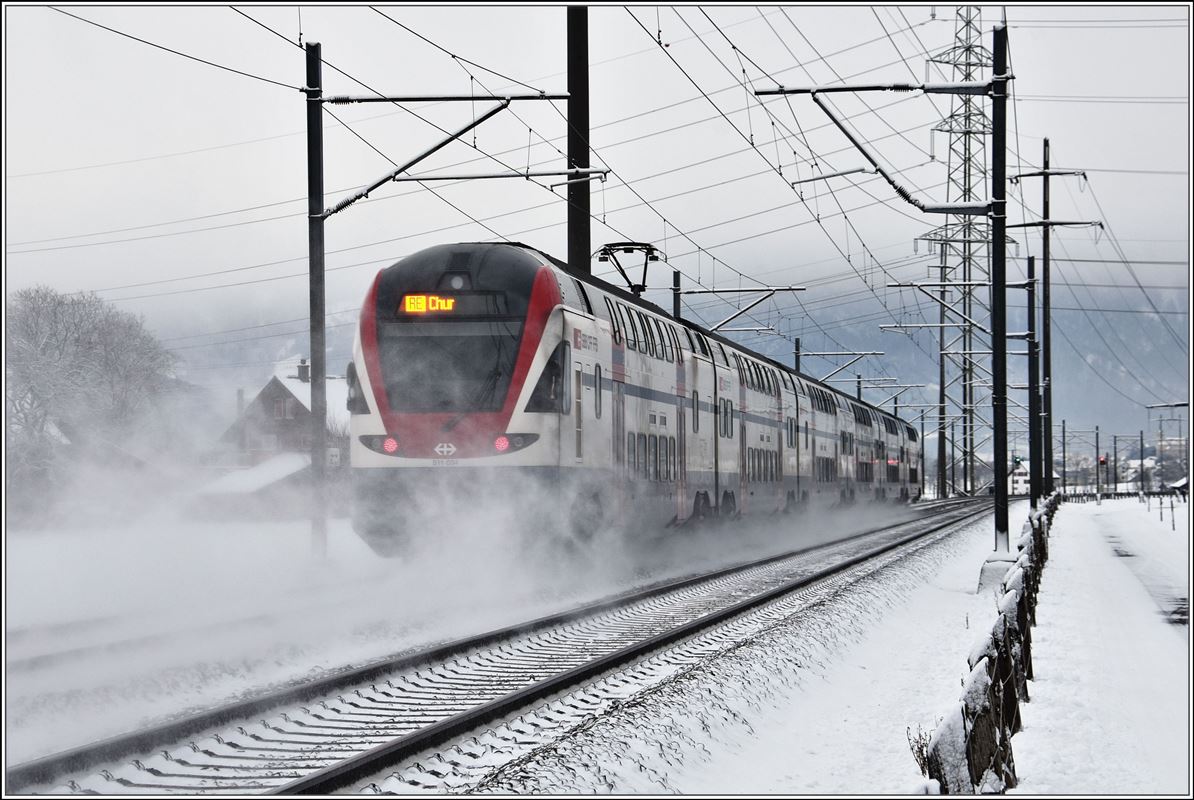 RE5075 mit 511 034 nach Chur zwischen Siebnen-Wangen und Schübelbach-Buttikon. (18.12.2017)