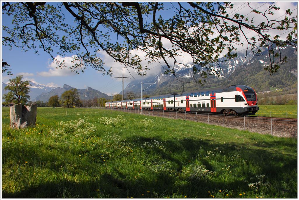 RE5075 nach Chur bei Landquart. (19.04.2016)