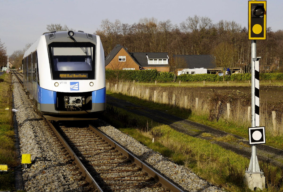 Reaktivierter Personenverkehr bei der Bentheimer Eisenbahn. 1648 111 in Neuenhaus Süd, 10.12.19.