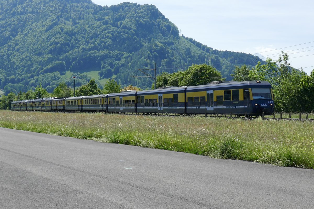 Regio von Grindelwald und Lauterbrunnen am 25.5.17 beim Flugplatz Interlaken.