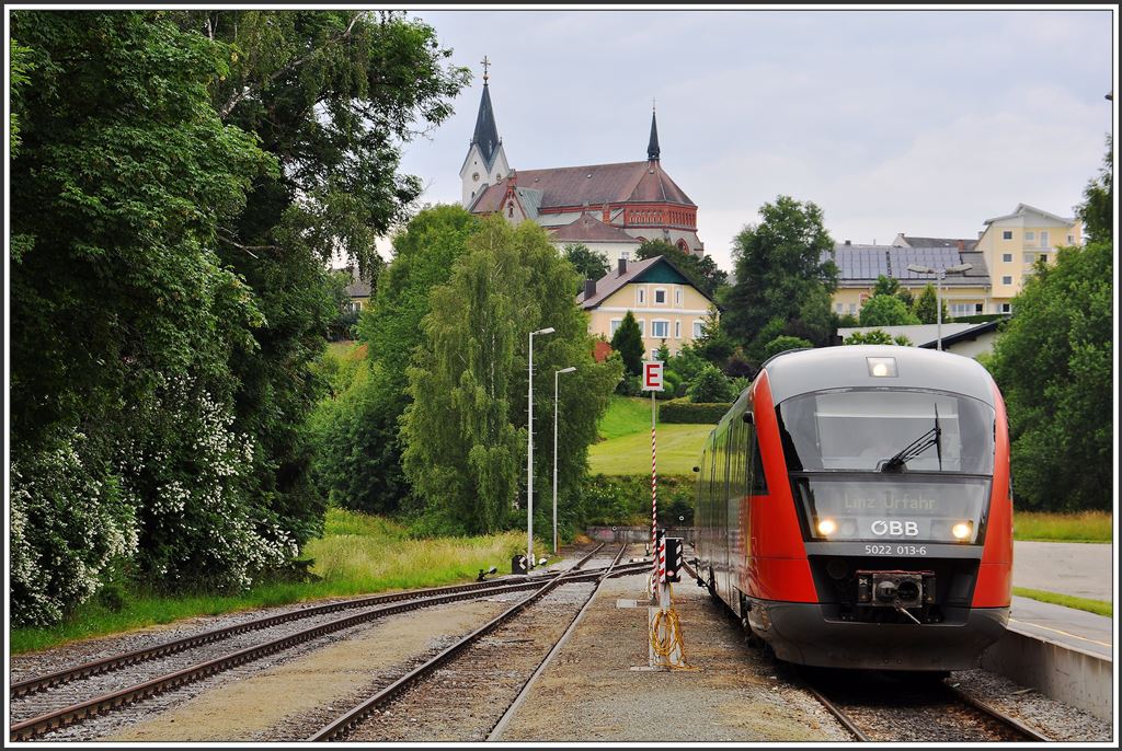 Regio3191 mit 5022 013-6 kurz vor der Abfahrt in Aigen-Schlägl nach Linz Urfahr. (30.06.2015)