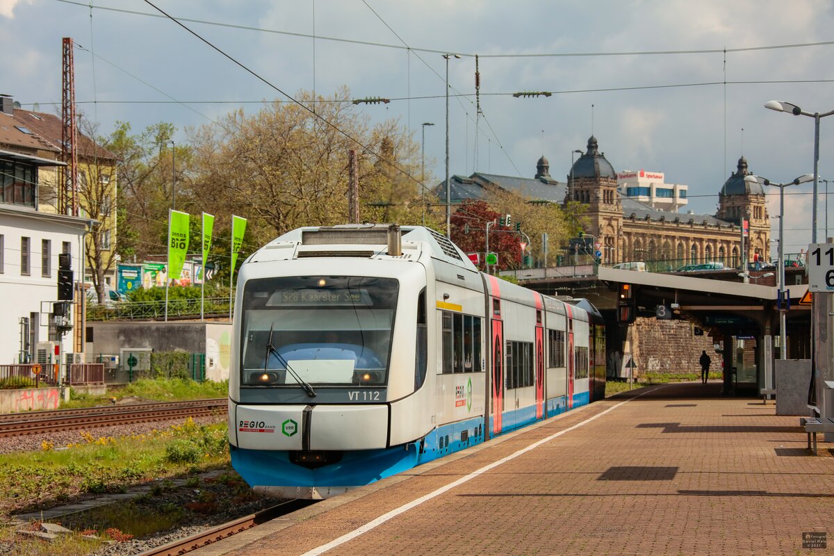 RegioBahn VT 112 als S28 in Wuppertal Steinbeck, Mai 2021.