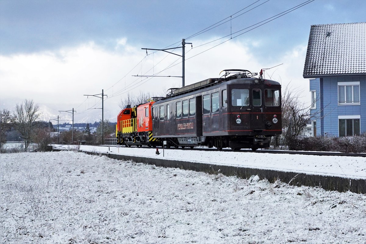 Regionalverkehr Bern-Solothurn RBS
Im Januar 2019 kam auch der RBS in den Genuss von kalten und trüben Tagen mit Schnee.
Bre 4/4 1001  Pendler Pintli  anlässlich einer Lastprobefahrt im Einsatz bei Bätterkinden am 9. Januar 2019.
Foto: Walter Ruetsch