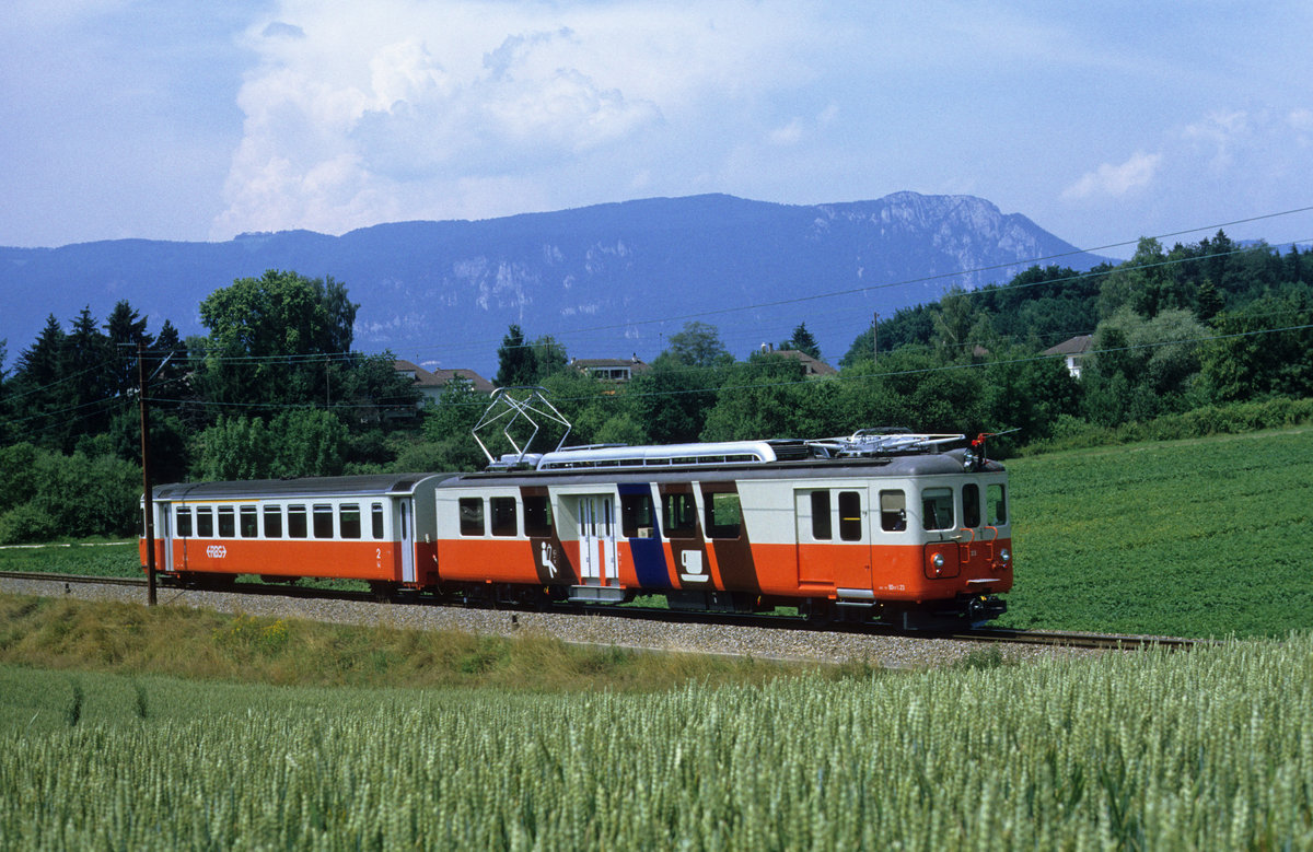 Regionalverkehr Bern-Solothurn RBS/SZB.
Seltener Kurzpendel mit dem BDre 4/4 23 bei Biberist unterwegs in Richtung Bern im Juli 1991.
Foto: Walter Ruetsch