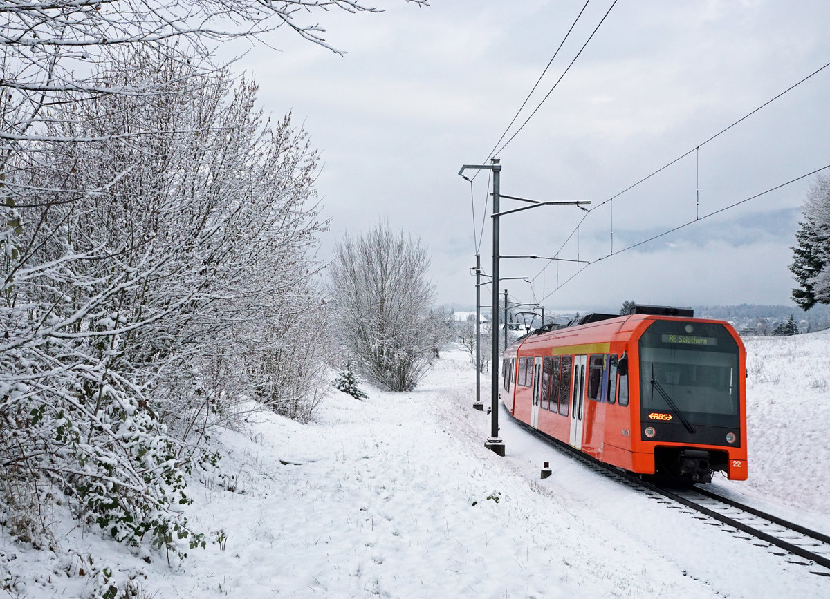 Regionalverkehr Bern-Solothurn/RBS.
RABe 4/12 Niederflur-Gelenkzug NExT als RE Solothurn-Bern bei Zuchwil am 9. Februar 2021.
Foto: Walter Ruetsch