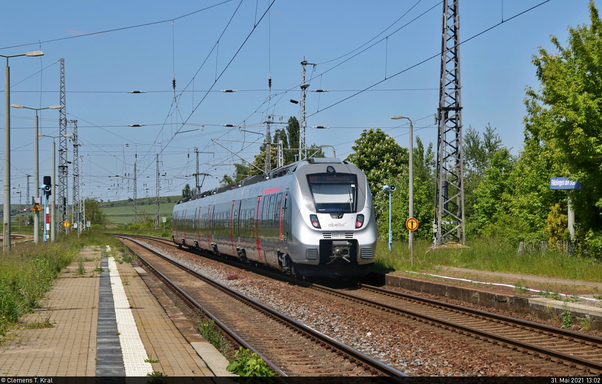 Regionalverkehr in Röblingen am See

Bei meinem Besuch war u.a. ein Fünfteiler auf der RB im Einsatz. Aus Kapazitätsgründen wären diese aber eher bei den RE sinnvoller.
Der Nachschuss zeigt besagten Zug - 9442 303 (Bombardier Talent 2) - bei der Ausfahrt am Hausbahnsteig im Röblingen.

🧰 Abellio Rail Mitteldeutschland GmbH
🚝 RB 74748 (RB75) Teutschenthal–Heilbad Heiligenstadt
🚩 Bahnstrecke Halle–Hann. Münden (KBS 590)
🕓 31.5.2021 | 13:02 Uhr