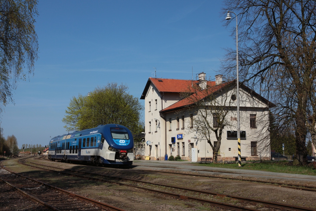 RegioShark 844 002 als Os7604 (Plzeň hl.n. - Žihle) nach Ankunft in Žihle am 19.04.2018.