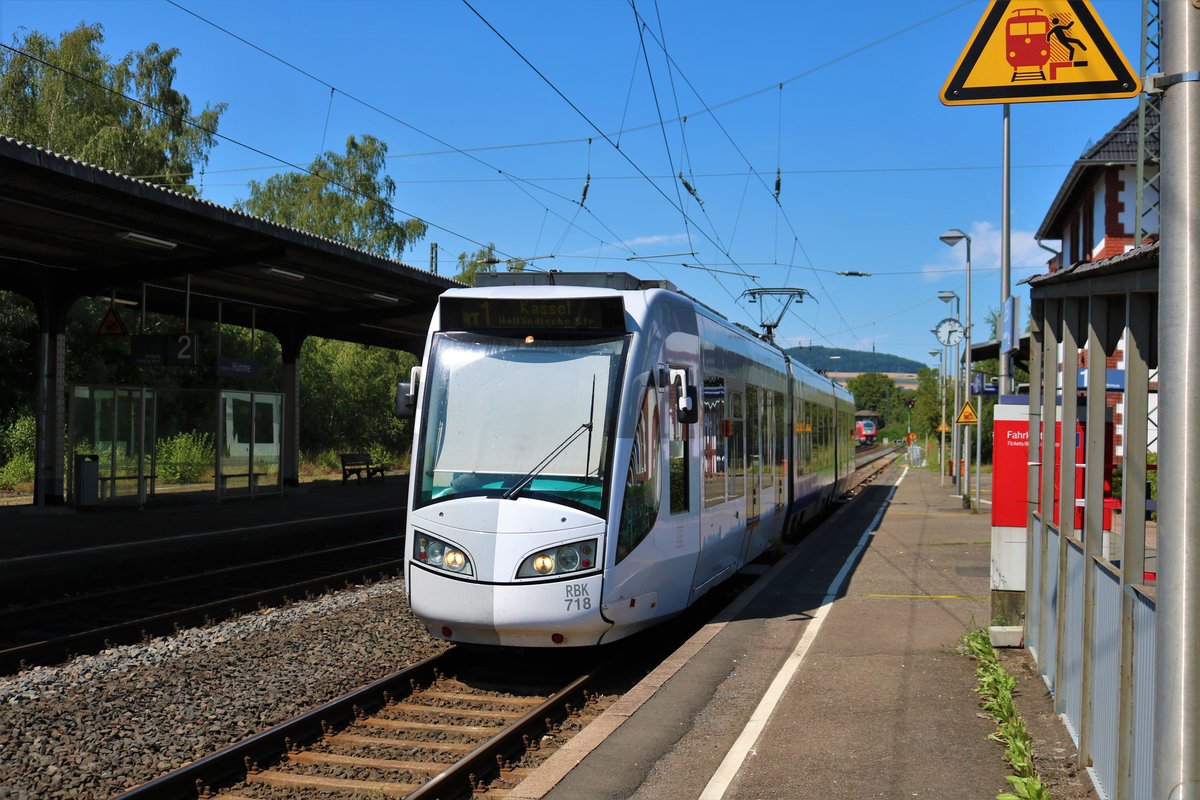 RegioTram Alstom RegioCitadis Wagen 718 am 24.07.19 in Hofgeismar 