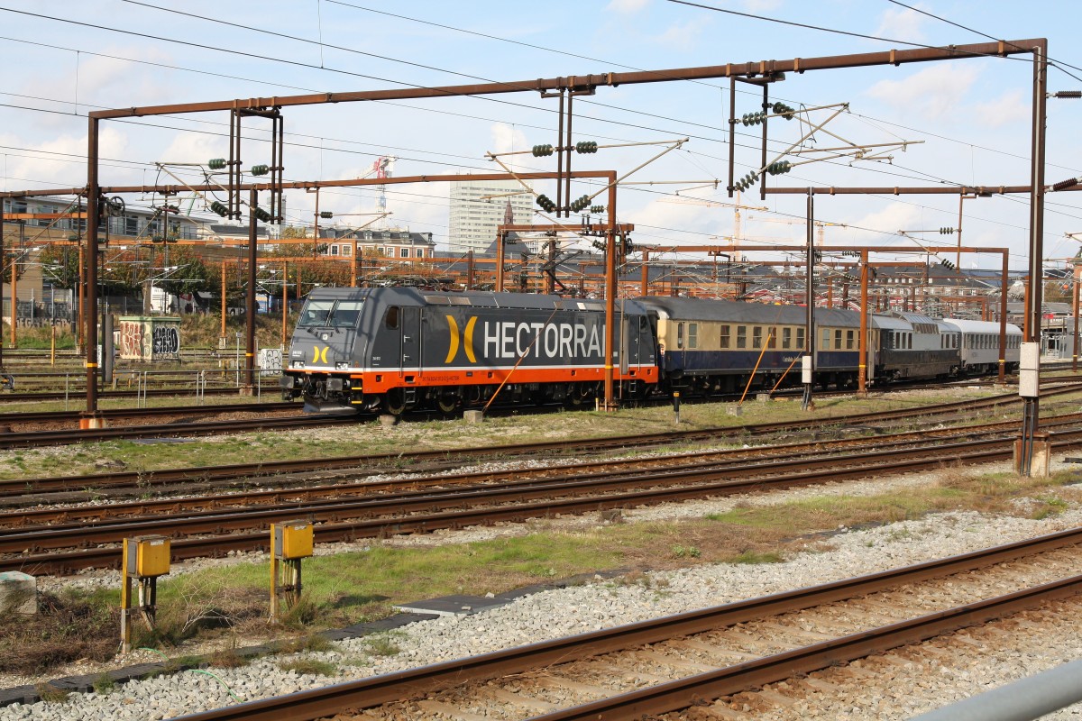 Reihe 241-012 HectorRailTraxx F140AC am Kopenhagen Hauptbahnhof d.09-10-2014,mit Sonderzug aus Sweden unterwegs