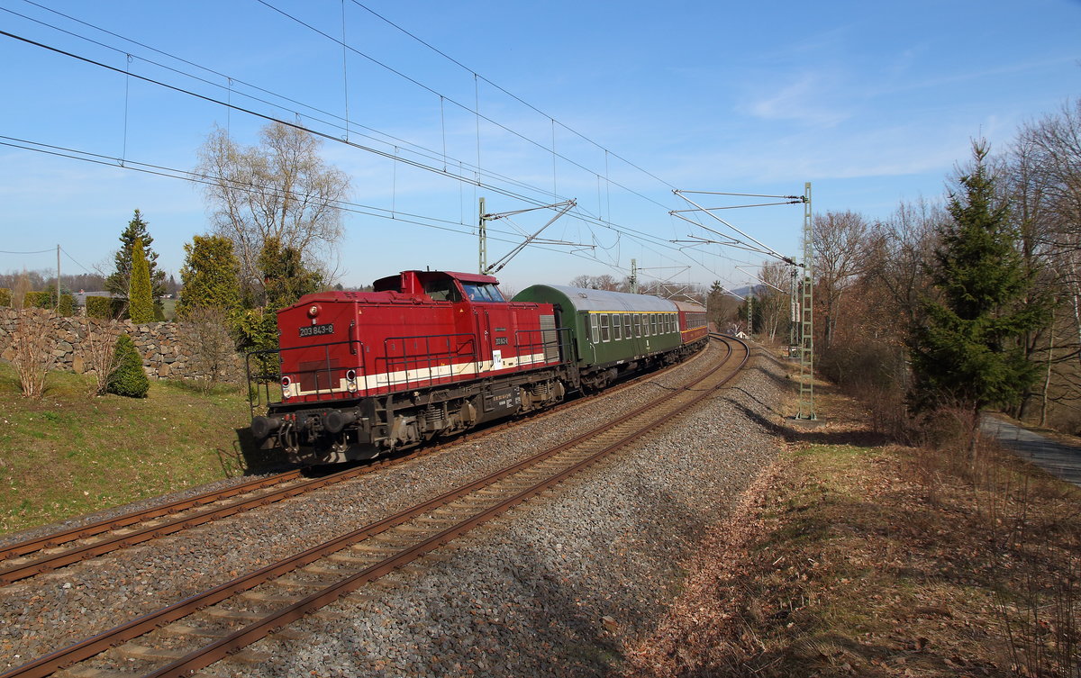 Reisewagenüberführung mit der 203 843 von Chemnitz nach Lichtenfels, Aufgenommen am 23.03.2019 bei Röttis