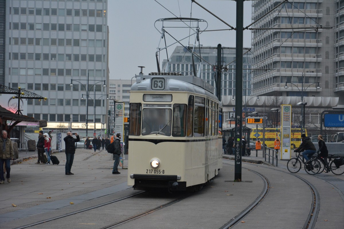Rekozug als Sonderfahrt am 11.11.2014 am Alexanderplatz Berlin. Triebwagen 217055-8.