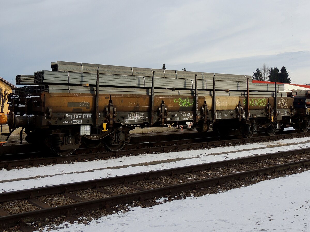 Remms 31 80(D-DB)3948 358-7, mit Walzprofilen beladen, im Bhf. Ried; 240122