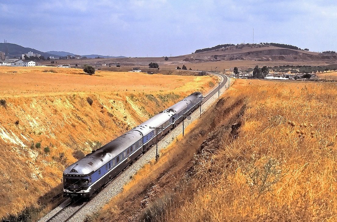 Renfe 597 042, Cáceres (Extremadura, España), 09.09.1990.