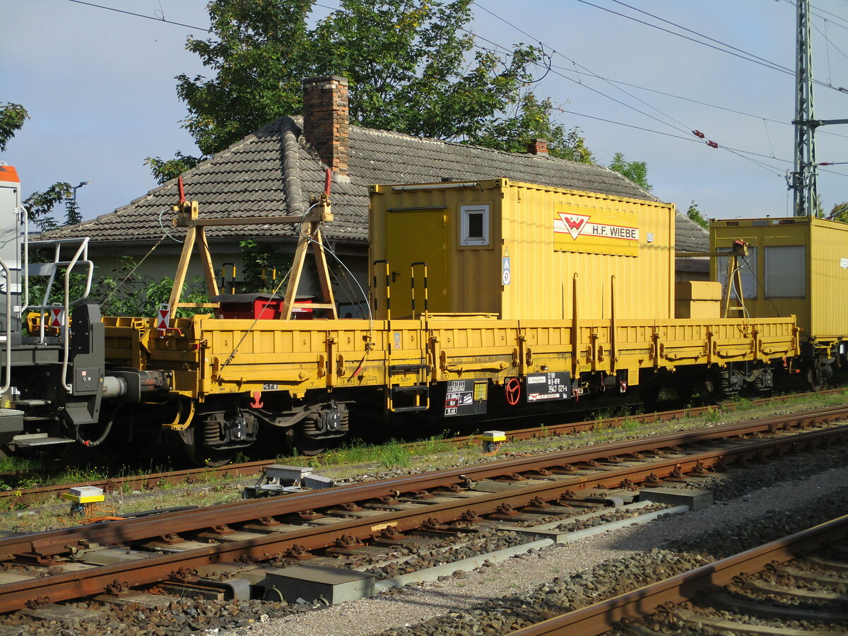 Res,mit Baucontainer,am 07.September 2023,in Bergen/Rügen.