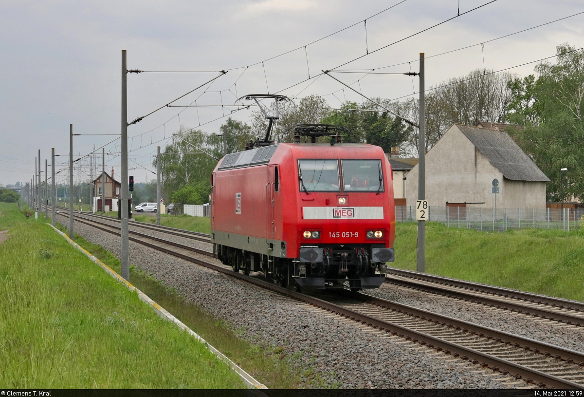 [Reupload]

145 051-9 als Tfzf unterwegs an der Blockstelle (Bk) Braschwitz Richtung Köthen​.

🧰 DB Cargo, vermietet an die Mitteldeutsche Eisenbahn GmbH (MEG)
🚩 Bahnstrecke Magdeburg–Leipzig (KBS 340)
🕓 14.5.2021 | 12:59 Uhr