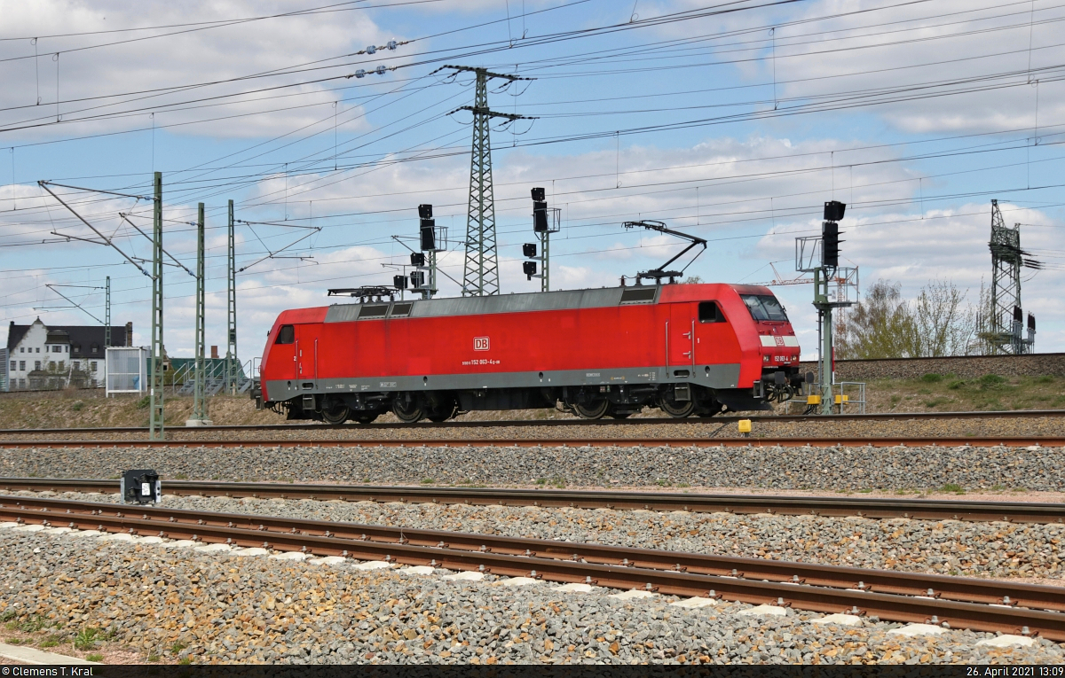 [Reupload]

152 063-4 (Siemens ES64F) fährt als Tfzf auf den Gütergleisen in der Karl-von-Thielen-Straße zur Zugbildungsanlage (ZBA) Halle (Saale). Dort wird sie einen gemischten Gz übernehmen.

🧰 DB Cargo
🕓 26.4.2021 | 13:09 Uhr