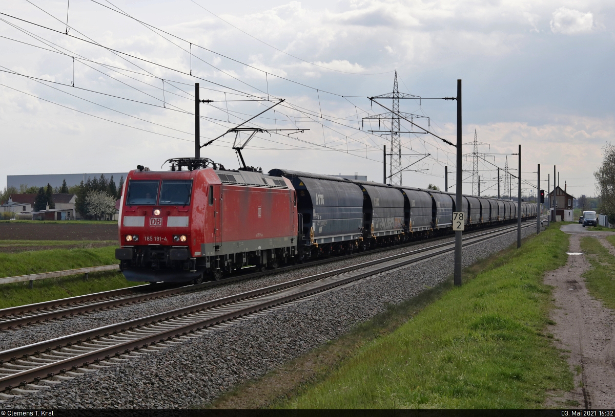 [Reupload]

Getreidezug mit 185 191-4 unterwegs an der Blockstelle (Bk) Braschwitz Richtung Köthen.

🧰 DB Cargo
🚩 Bahnstrecke Magdeburg–Leipzig (KBS 340)
🕓 3.5.2021 | 16:32 Uhr