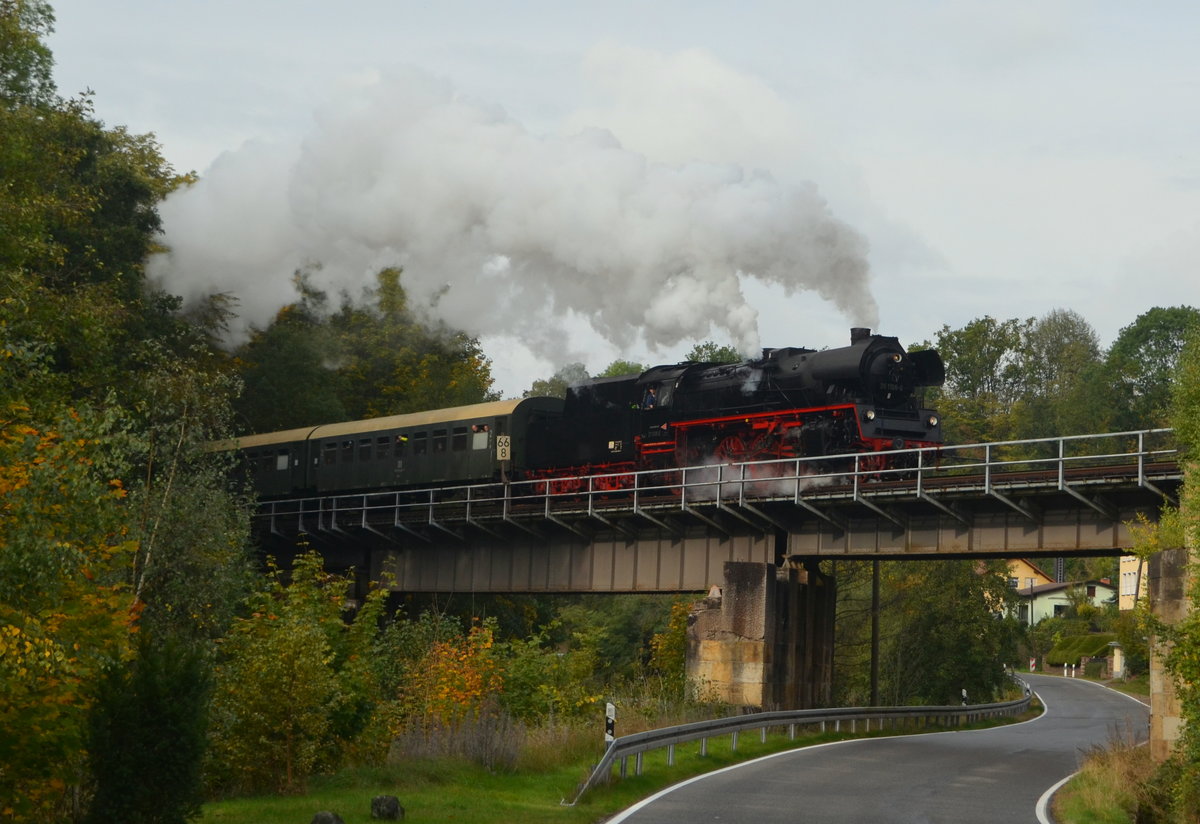 REVIVAL – Fahrt mit 35 1106-0 von (35 1097 der IG 58 3047) Dampfsonderzug der IG Schienenverkehr Ostfriesland e.V. hier in Talbad in Richtung Nossen unterwegs von Leipzig Riesa Döbeln Nossen Chemnitz Gera wieder nach Leipzig 10.10.2020