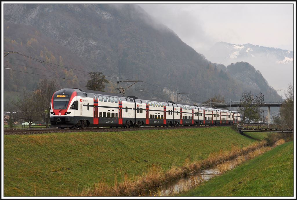 REX3824 mit 511 024 zwischen Sargans und Trbbach. (21.11.2013)