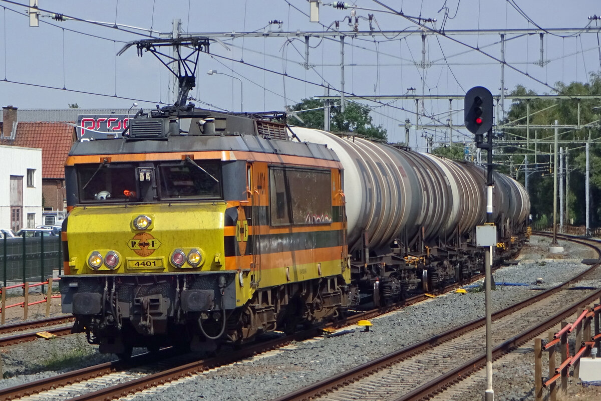 RF 4401 durcheilt mit ein GATX Ganzzug Barneveld Noord am 19 Juli 2019. Das Bild wurde von offentlicher Platz gemacht.