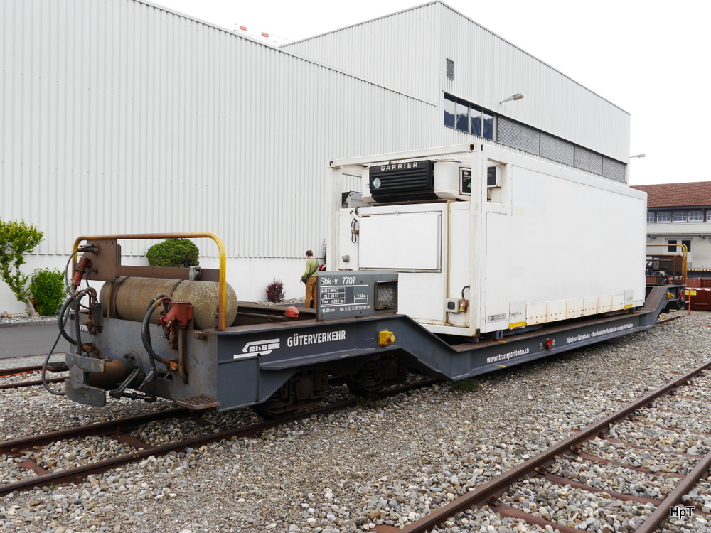 RhB - 125 Jahre Feier der RhB in Landquart mit dem Container Transportwagen Sbl-v 7707 auf dem Werkstätte Areal am 10.05.2014