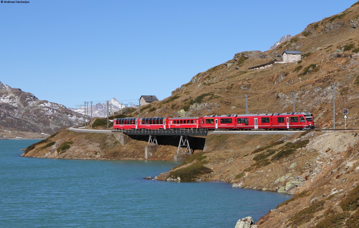 Rhb 3510 als R 1621 (St. Moritz-Poschiavo) bei Ospizio Bernina