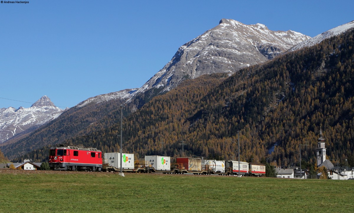 Rhb 614  Schiers  mit einem Güterzug bei Bever 29.10.14