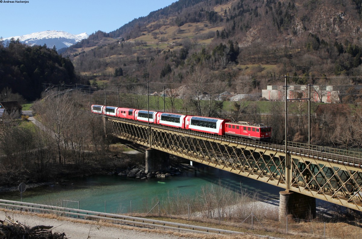 Rhb 705 mit dem D 902 (Zermatt-St.Moritz) bei Reichenau Tamins 9.3.14