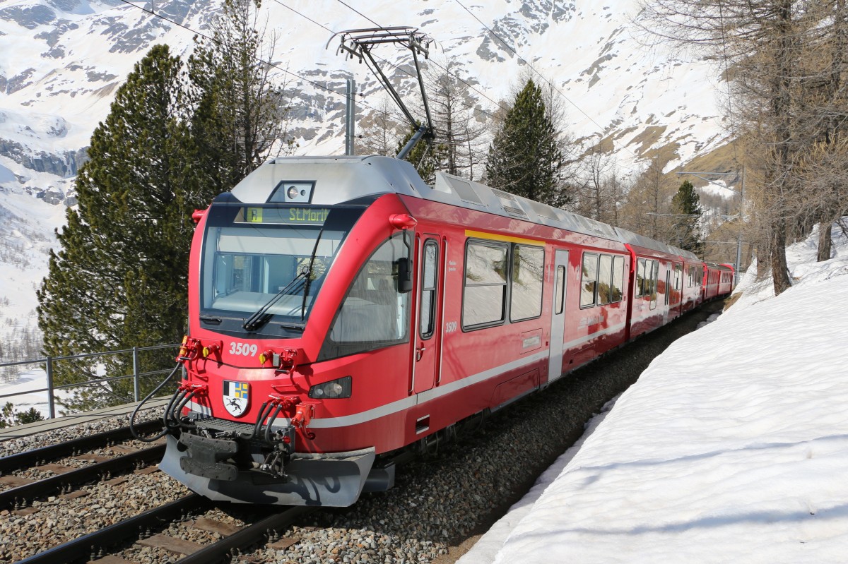 RhB Allegra ABe 8/12 3509  Placidus Spescha  kurz vor dem Bahnhof Alp Grüm. 20.03.2014