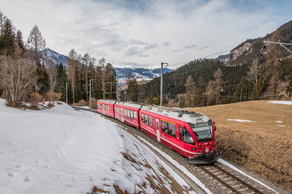 RhB Allegra ABe 8/12 3510  Alberto Giacometti  als Regio nach Davos Platz kurz nach Filisur. 28.02.2016