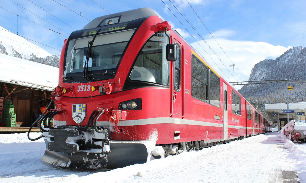 RhB Allegra ABe 8/12 3513  Simeon Bavier  als Regio nach St. Moritz bei der Ausfahrt in Pontresina. 08.02.2014