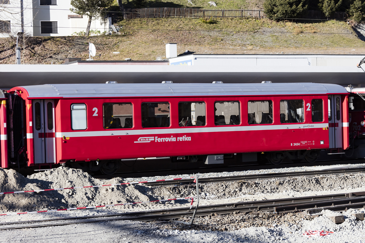RhB, B, 2454, 11.11.2015 St.Moritz 



