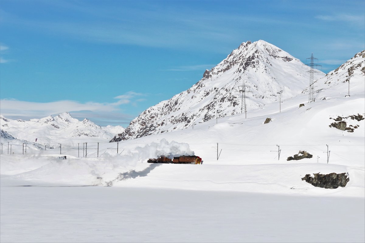 RhB Dampfschneeschleuderfahrt 2018
RhB Xrotd Nr. 9213 und das Bernina Krokodil Ge 4/4 Nr. 182.

Ospizio Bernina, 28. Januar 2018