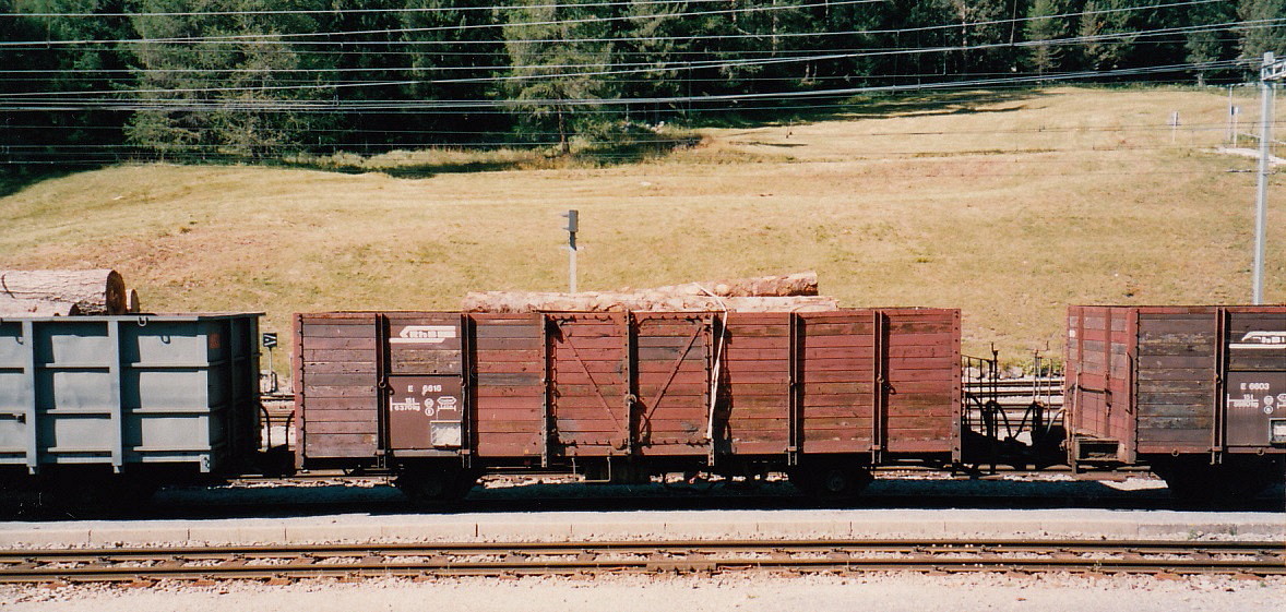 RhB - E 6616 in Pontresina, August 2000 (Hinweis: in www.rail-pictures.com Bild mit Weißabgleich)