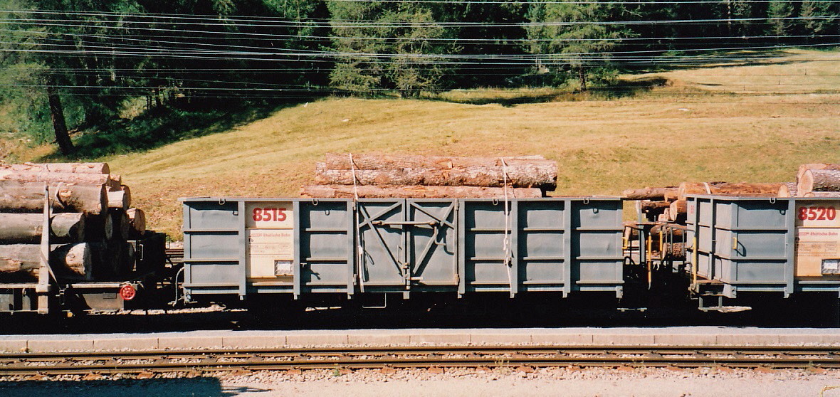 RhB - Fb 8515 in Pontresina, August 2000 (Hinweis: in www.rail-pictures.com Bild mit Weißabgleich) 