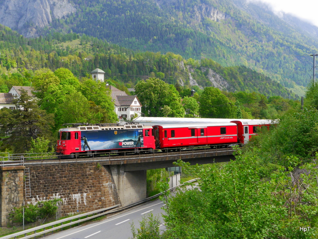 RhB - Ge 4/4  615 mit Personenzug bei Reichenau-Tamins am 07.05.2015