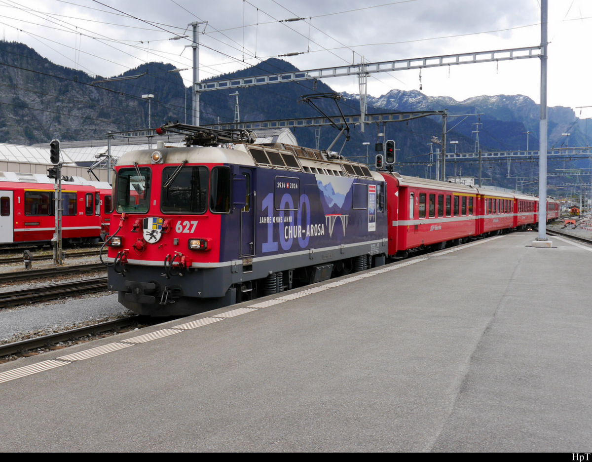 RhB - Ge 4/4  627 mit einfahrendem Regio im Bahnhof Landquart am 02.10.2020