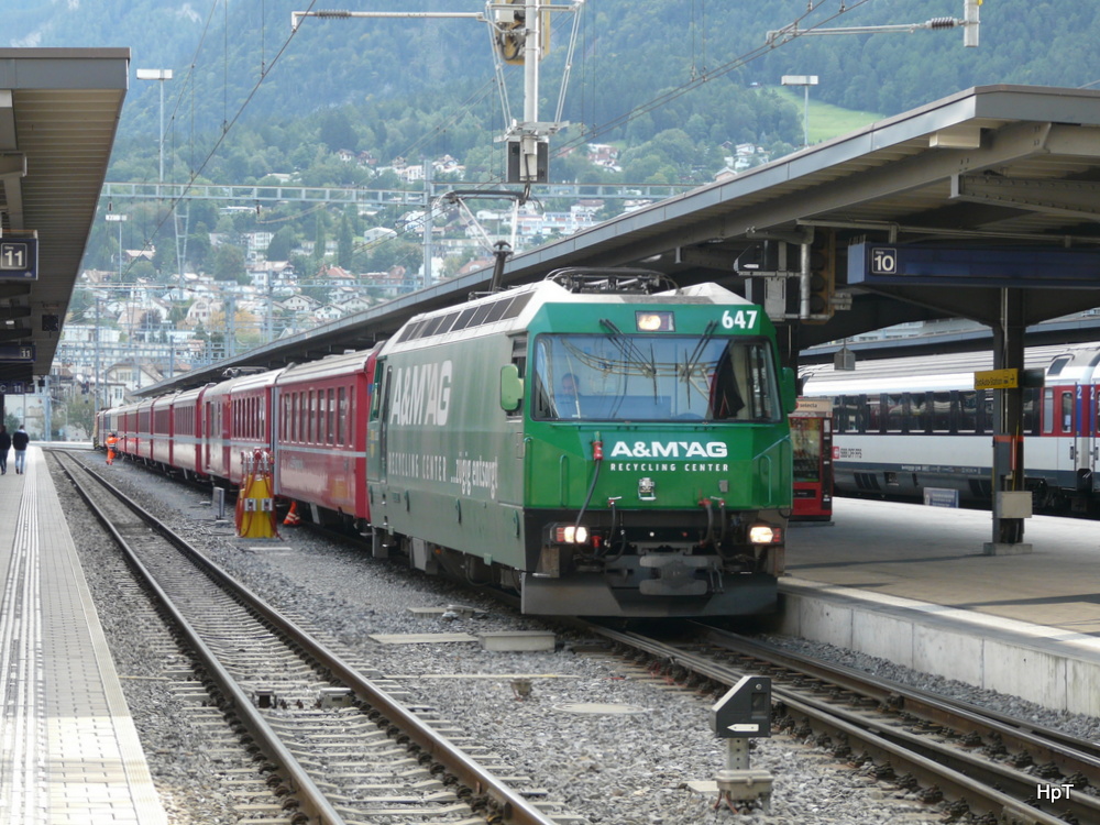 RhB - Ge 4/4  647 mit RE im Bahnhof Chur am 20.09.2013
