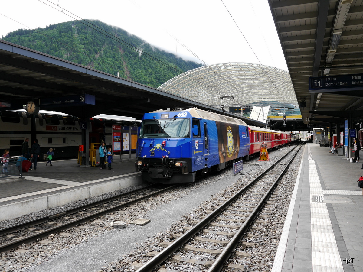 RhB - Ge 4/4 652 mit RE aus St.Moritz bei der einfahrt im Bahnhof Chur am 06.06.2017