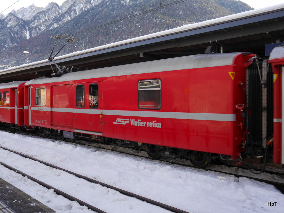 RhB - Gepäckwagen DS 4223 im Bahnhof Chur am 02.01.2015