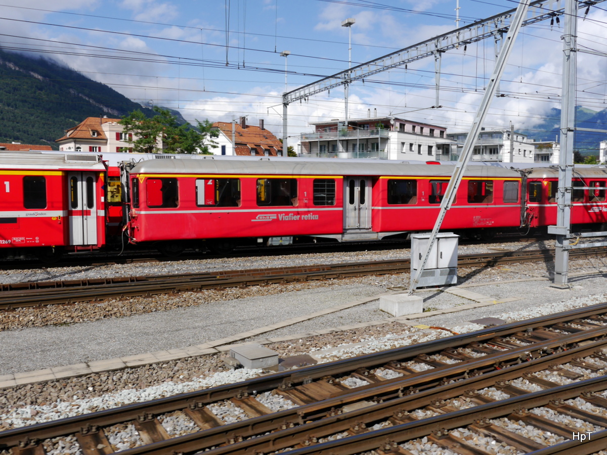 RhB - Personenwagen  1 Kl. A 1251 in Chur am 20.09.2017 .. Foto wurde aus Fahrendem RhB Zug hinaus Gemacht ..