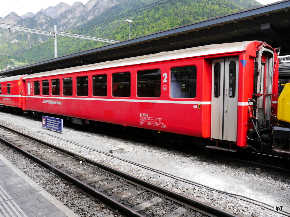RhB - Personenwagen 2 KL. B 2353 im Bahnhof Chur am 10.05.2014