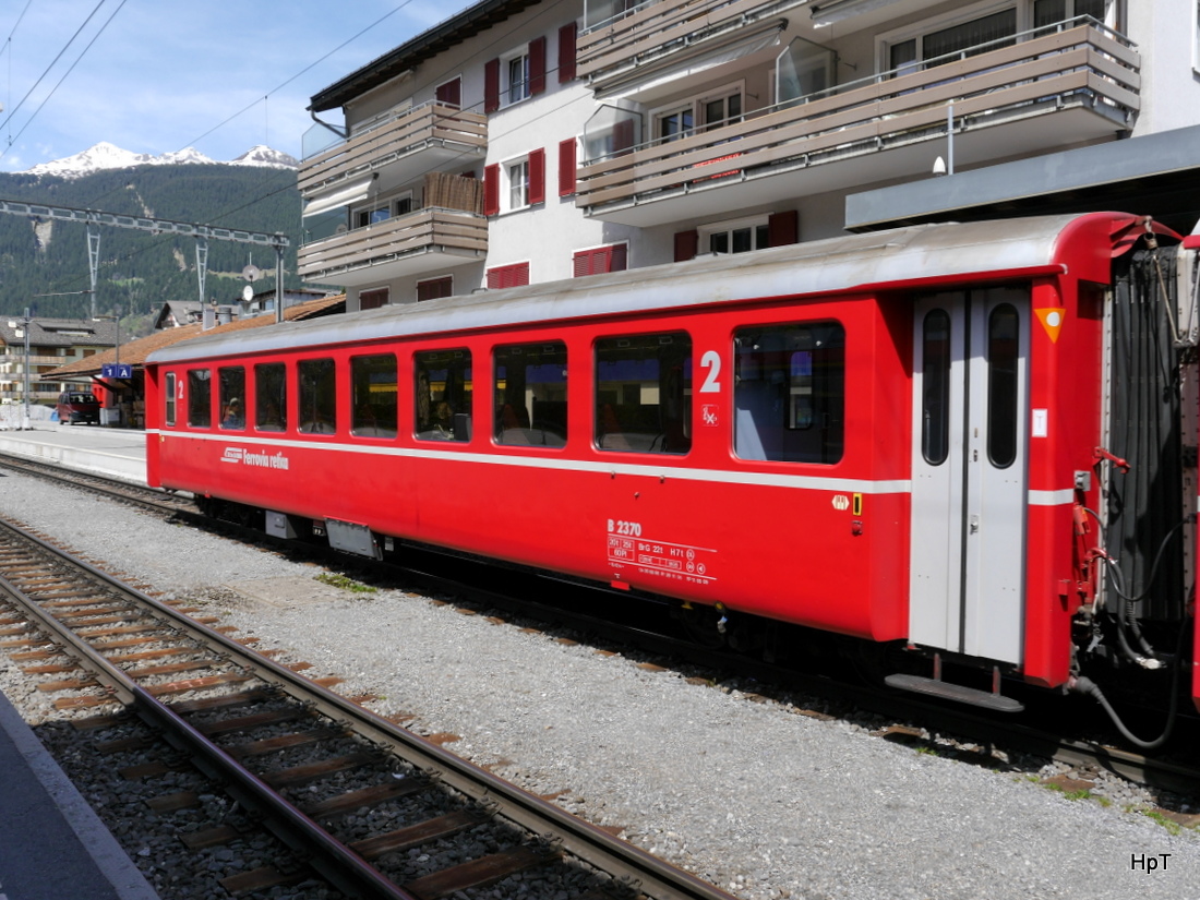 RhB - Personenwagen 2 Kl.2370 in Klosters am 07.05.2015 B 