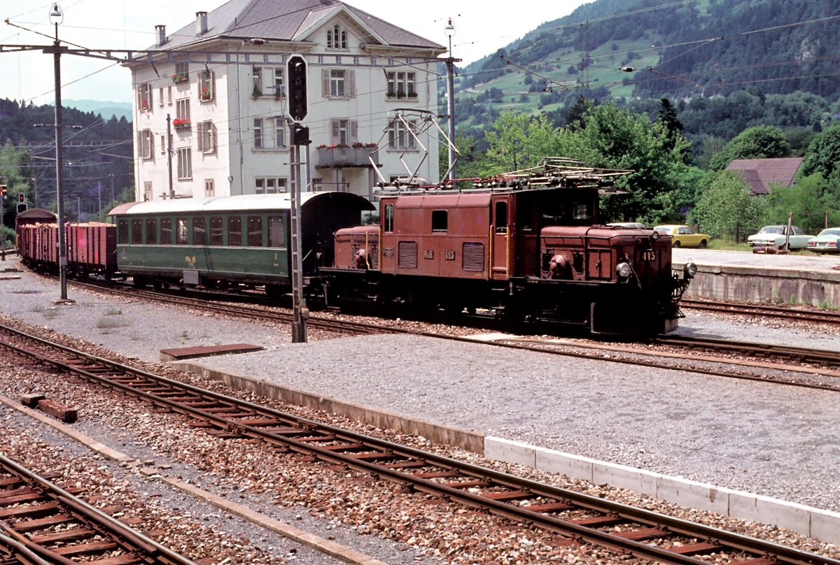 RhB. Reichenau-Tamins. Oktober 1981. 