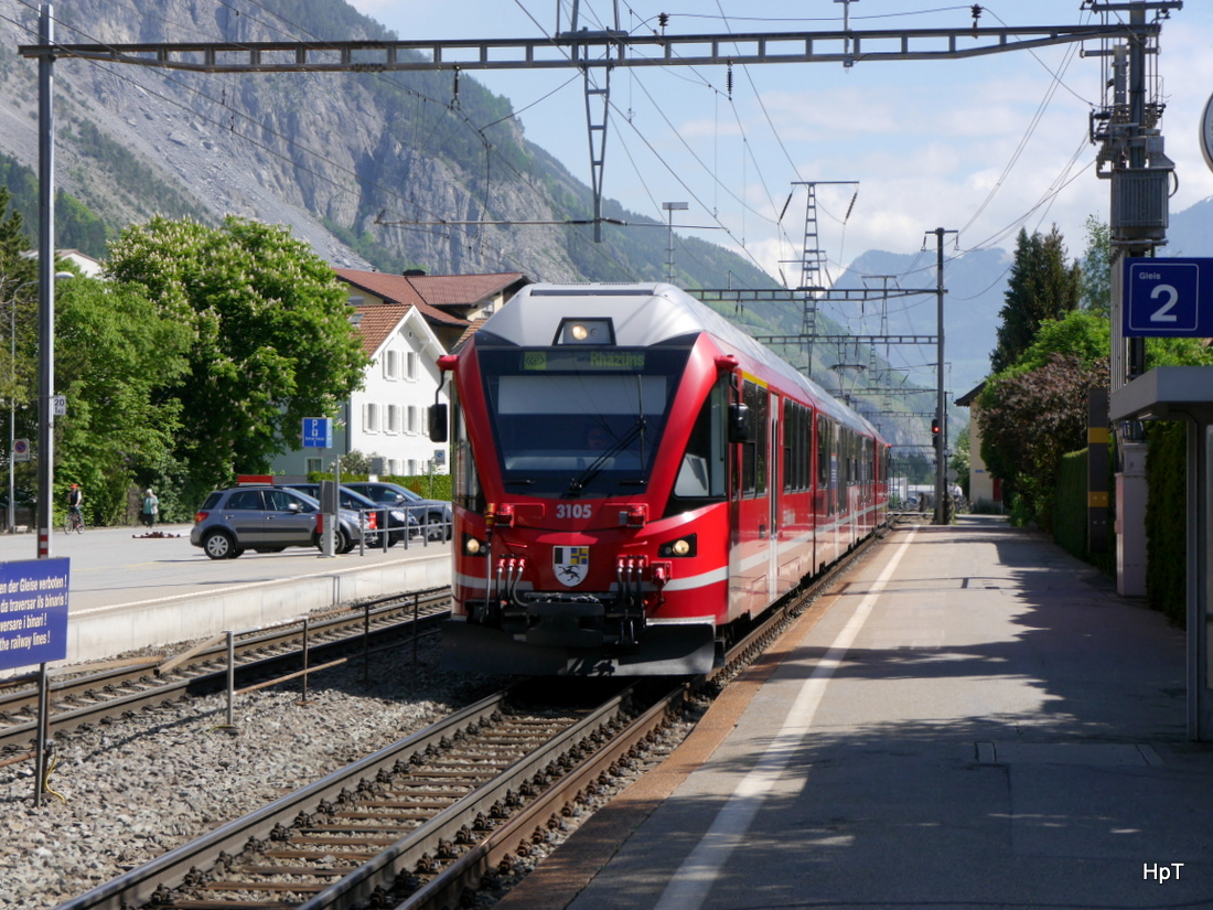 RhB - Triebzug ABe 4/16  3105 bei der einfahrt in den Bahnhof von Domat-Ems am 07.05.2015