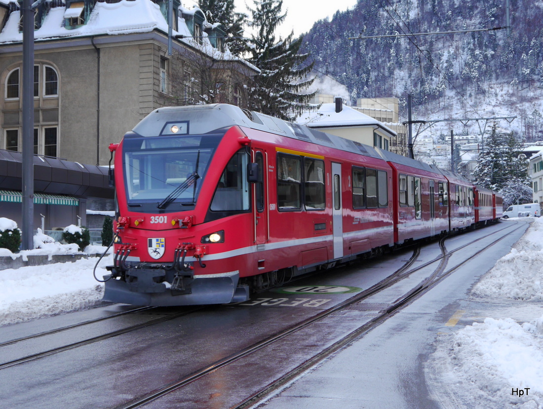RhB - Triebzug ABe 8/12 3501 bei der einfahrt auf den Bahnhofsplatz in Chur am 02.01.2015