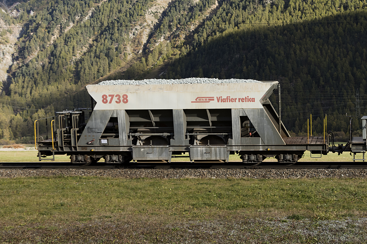 RhB, Xac, 8738, 08.10.2016 Bever 



